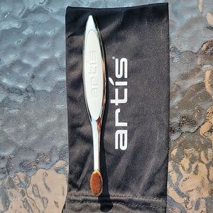 Artis Elite oval 3 makeup brush